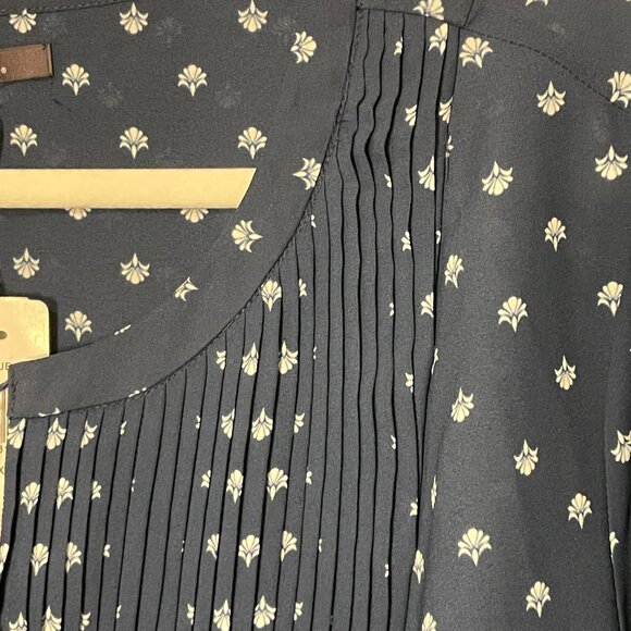 (NWT) NYDJ Pleated Blouse, Navy/White/Red - XL - Picture 7 of 7